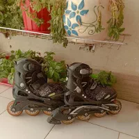 یک جفت کفش اسکیت