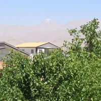 اسکان رایگان باغچه دو طبقه در آبسرد