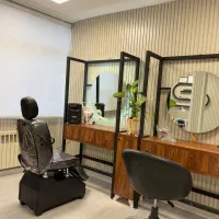 همکار برای سالن زیبایی اتاق جدا میزناخن ۱۹۰۰ماهانه