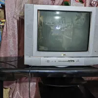 تلویزیون ومیز