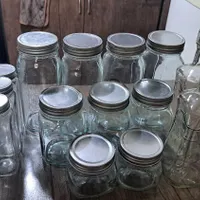 بانکه و ظرف حبوبات  و ترشی