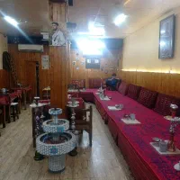 کارگر برای قهوه خانه سر ی زنه