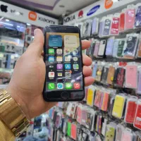 ایفون se 2020 گیگ۱۲۸ کارکرده