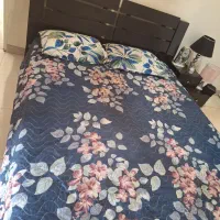 تختخواب دونفره با دو عدد پاتختی