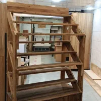سازه چوبی و میز تلویزیون