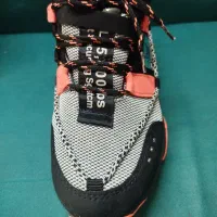 کتانی خوشگل نو فقط ۴۰۰تومن