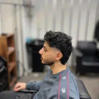 آرایشگر (ا شاداب شدن پوست .فشیال صورت  در محل شما)