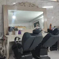 اینه و کنسول درحد نو بدون خط و خش ب علت کمبود جا