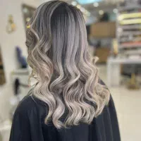 خدمات تخصصی رنگ و لایت... با بهترین متریال و قیمت|خدمات آرایشگری و زیبایی|اصفهان, رهنان|دیوار