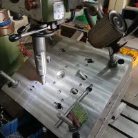 اپراتور فرز cnc و تراشکار و کمک قالبساز، سی ان سی|استخدام صنعتی، فنی، مهندسی|تهران, شادآباد|دیوار