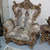 مبل سلطنتی ۹ نفره با میز وسط و میز عسلی