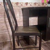 میز مطالعه ب همراه صندلی و چراغ مطالعه