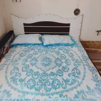 تخت با میز آرایش