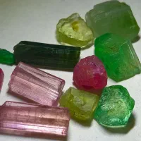 فروش انواع سنگهای قیمتی طبیعی