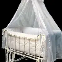 گهواره کنار مادر
