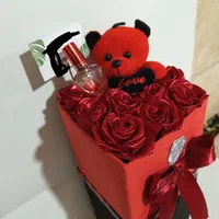 دسته گل باکس گل باکس خرسی گلروبانی|گل مصنوعی|کرج, حصارک پایین|دیوار