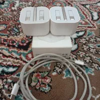 دو عدد آداپتور پک اصلی و کابل اصلی آیفون