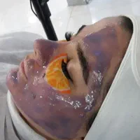 تخفیف ویژه خدمات فشیال پاکسازی میکاپ و شنیون