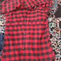 مقداری لباس|لباس|تفت, |دیوار