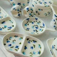 نقاش حرفه ای در کارگاه سفال وسرامیک