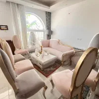 مبل نئو کلاسیک بسیار تمیز