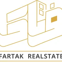 ۳۳۰متر ۴ رو پیلوت تاپ لوکیشن قابل سکونت
