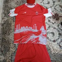 ست کلاه و شلوار و پیراهن پرسپولیس نو