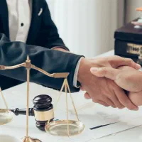 وکیل پایه یک دادگستری املاک