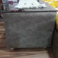 پاف طول ۹۰ عرض ۵۰ رومیز شیشه ای کاملا سالم