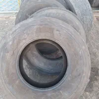 یک کارگر یا همکار برای آپاراتی ماشین سنگین