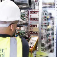 استخدام نیروی حرفه ای تاسیسات در مجتمع تجاری