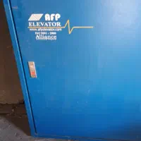دو عدد تابلو آسانسور سالم در حال کار