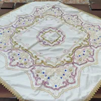 رومیزی سنگ دوزی شده
