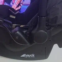 کریر خارجی مارک hauck. تخت کنارمادر