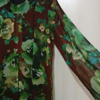 تعدادی لباس|لباس|ماسال, |دیوار