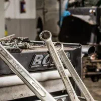 امداد خودرو مکانیک سیار برقکار روشن کردن خودرو