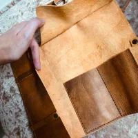 جامدادی و قلم‌مو چرم گاو اصل|کیف، کفش، کمربند|اصفهان, شفق|دیوار