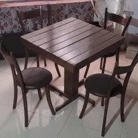 میز و صندلی چوبی