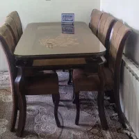 میز ناهار خوری در حد نو