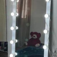 آیینه لامپ دار