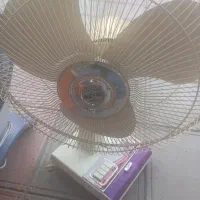 تعدادی پنکه پایه دار و رومیزی باقیمت مناسب
