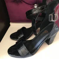 کفش|کیف، کفش، کمربند|زنجان, |دیوار