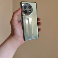 وان پلاس ۱۱ پرچمدار