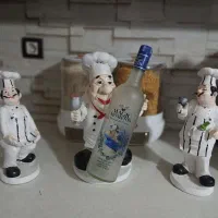 تعدادی مجسمه