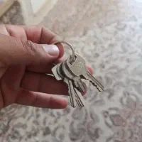 یه دست کلید گم شده