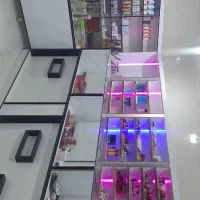 دکور و ویترین مغازه