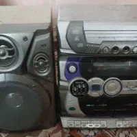 یک ضبط بزرگ بایک بلندگوبزرگ باکیفیت وامکانات بالا