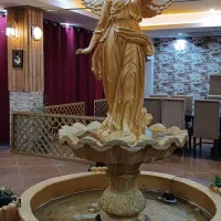 تالار پذیرایی بزرگ دهکده توریستی تفریحی گنج نامه