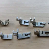 تعدادی وسایل چرخ خیاطی