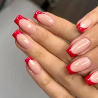 کاشت و طراحی ناخن سلمانی